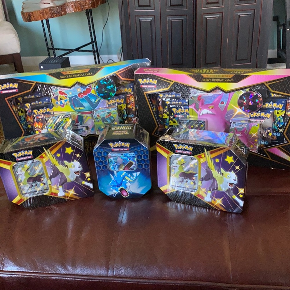 POKÉMON 6 boxes. 4 Shining Fates Hidden Fates